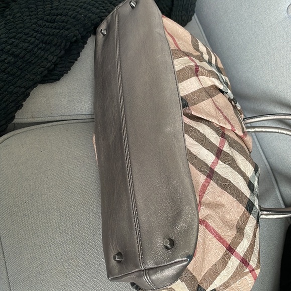 Burberry Floral Embossed Nova Check Tote. 100% Authentic!!! - Picture 5 of 13